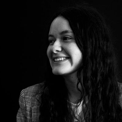 Yo era joven promesa de la literatura pero me lesioné el codo.