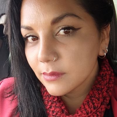 🌷Empoderar Mujeres
✨Profesora y Terapeuta
🧙🏼♀️Ecléctica y Caos
☕Amo el café
♐S.S. Sagitariana
🌕Selenofilia
📖Bibliofilia