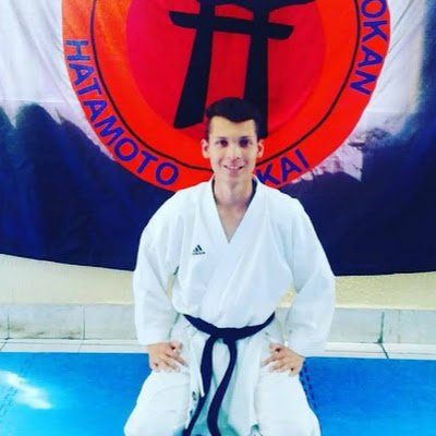 Me llamo Gian Franco Luzardo, soy un chico venezolano  de 20 años que vive desde el 2017 en Ecuador y cinturón negro de Karate Do.