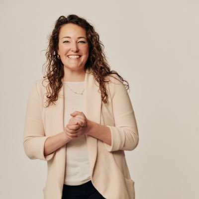 Marketing & comms by day. Penn State alum. Intrigued by social/digital media. Wanna-be world traveler/voiceover actress. Never satisfied with ordinary 🌟