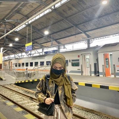 perkoro urip mesti ora adoh ko sambat