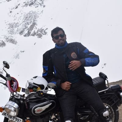 KshirsagarVarad's profile picture. SDE @ Oracle | Chelsea 💙