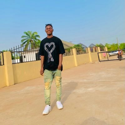 Kelvinluther152's profile picture. Let’s take it easy on life but don’t forget we only live once 👍👍