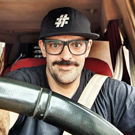 Zoo-Direktor@Spielplatz.Digital
#ChevyLady #OnTour mit #EinfachJohnny #WeShowIT #SneakerYourLife ❤️
