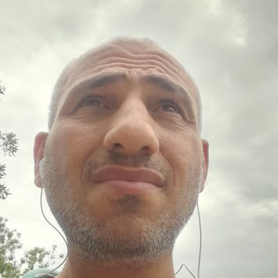 YahyaLLE1's profile picture. 