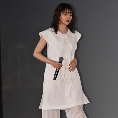 広瀬すずちゃん、戸田恵梨香さん、上野樹里さん好きです。  わたしのお嫁くん観て波瑠さんも好きになりました。俳優さんはずっと佐藤健さんのファンです。大学生です。