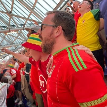Lover of music, welsh football and my family. 
Gôl Cymru bean counter.
https://t.co/h9Y97j9m2I