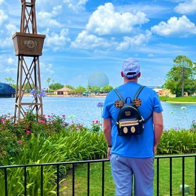 Disney fanatic, AP and DVC Instagram @plattj1024