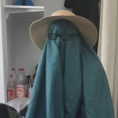 SirLauch's profile picture. 🇩🇪 🇬🇧 🇩🇰// 24 // (He/Him) // // Part-Time Dungeon Master // Karl Marx ist gegen den Klimawandel