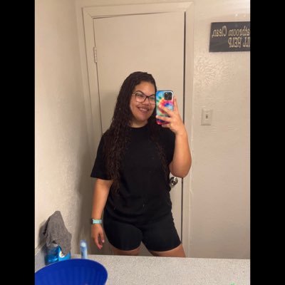 Hey_Its_RoeRoe's profile picture. R.I.P DMILES 💙