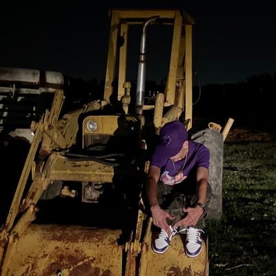 AnthonyArteag's profile picture. Probably making music 💤