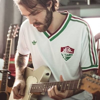 guitarrista/violonista , ouças as músicas que eu gravo na playlist
https://t.co/MTWXfSwJLB