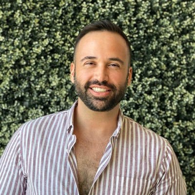 Follow me on Instagram. I’m better there. @hashtag_tonypullaro. Marketing & PR pro, fashion enthusiast, indefatigable epicure.