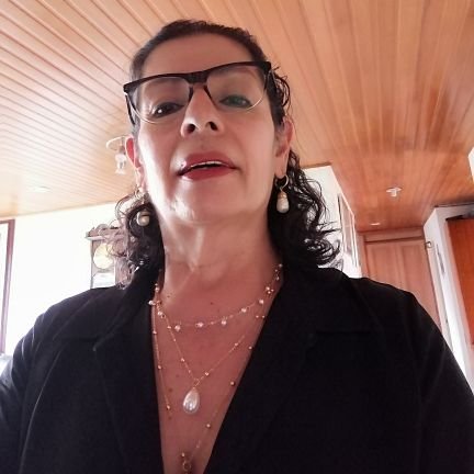 Lucesrojas57's profile picture. Enamorada de la vida.