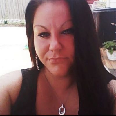 JenniferDeCava3's profile picture. 