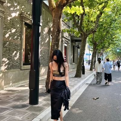 e7qBhohsIsWYTif's profile picture. 