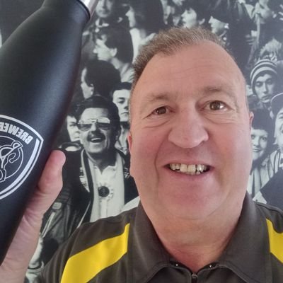 Ex Radio/TV football commentator, 50 years a Burton Albion fan, charity Q&A host and fundraiser, Husband, Dad and Grandad, like a laugh, live life to the full.