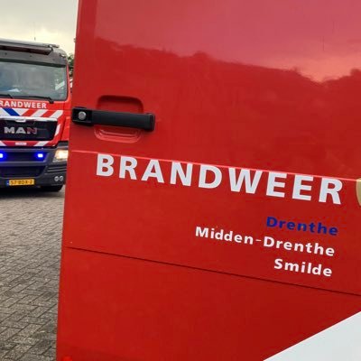 Welkom op het officiële Twitter Account Vrijwillige post Brandweer Smilde | 🚒 TS 8333 🚒 WT 8366 🚒 PM 8303. | Facebook en Instagram Brandweer Smilde. |