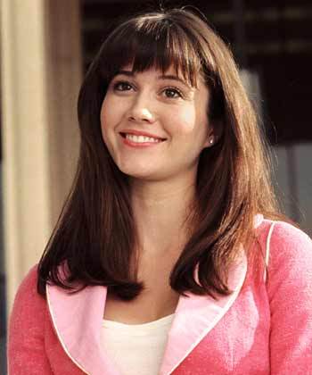 ElizabethPeewit's profile picture. Hi! I Love eating and dieting. I love jewelry especially white gold and silver zirconia oh I'm lovin' it. I like shopping kitchen and baby stuff, denim n jeans