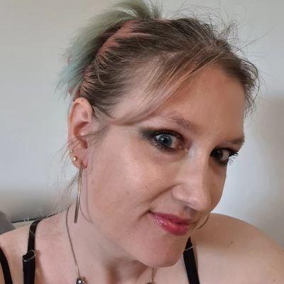 xareena's profile picture. Nerdy, gamer, lefty feminist & language learner. Tweets about Asian dramas, K-pop, my life, feminism, politics and occasionally about games. xareena@mastodon.nu