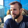 renanreis's profile picture. λ - Eu vou te ajudar a escrever software simples e conciso através de Programação Funcional, com em explicações práticas e anos de experiência acumulados.
