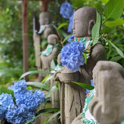世界は残酷で愛は路傍にたたずむ。 偽善と露悪。 従順を美徳としない。 我、必ず聖ならず、彼、必ず愚かなるにあらず。ともにこれ凡夫(ぼんぶ)のみ 善悪の二つ総じてもって存知せざるなり