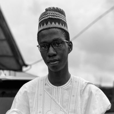 TayyibZubair's profile picture. Aspiring UI/UX designer ⚡⚡,
Tuchel Stan 
Abusite/ASUUsite till further notice 🥲,
I'm open for collaborations 🙏🏽