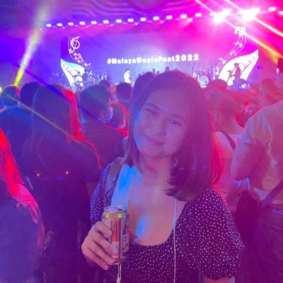 thelaradesiree's profile picture. You know nothing.