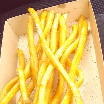 工場勤務のおっさんです。食う寝る遊ぶと中身は子供です。最近副業や投資などに興味を持ちました。皆さんのツイートで勉強させて頂きますm(_ _)m
よろしくお願いします!
無言フォローお許し下さいませ(^^;
