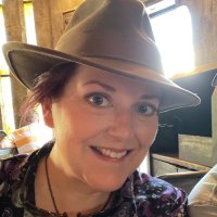 Patricia Freyre (@disneyfreak1978) Twitter profile photo