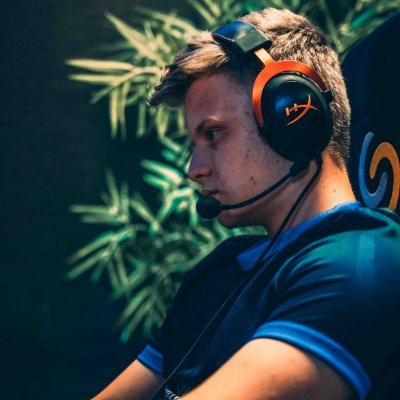 Trackmania player for ??? | France 🇨🇵 21 yo | Former player for @HomynoCC | Stream : https://t.co/2pwFbocMkV
