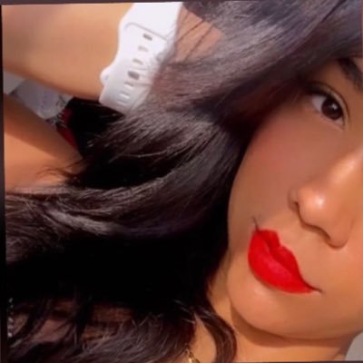 karlamarieet's profile picture. 