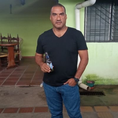 Venezolano - Guayanés - Padre Soltero de 2 - Magallanero - Minerista - Madridista - Técnico en Operaciones Aéreas