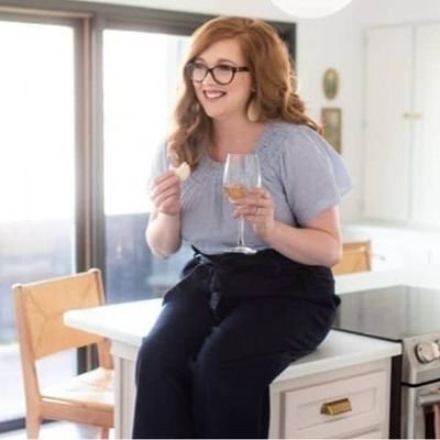 Instagram Bio*
Occupation: Banker
Hubby: Research work
City: Florida
Country: United States of America
Place of work: Bank of America