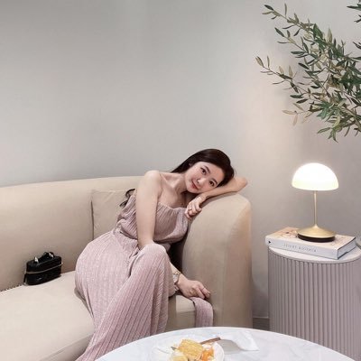 Emmakhan0808's profile picture. Less talk less mistake ❤️