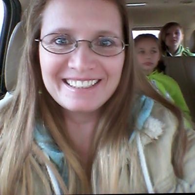 jesshell90's profile picture. 