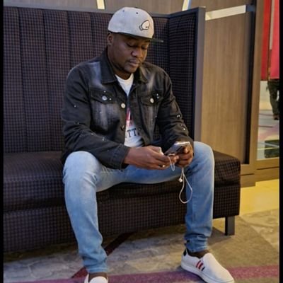 ifeoluwa_tosin's profile picture. Because HE lives .......I can face 2morrow......|| manutd ⚽ || Sales personnel || International business.