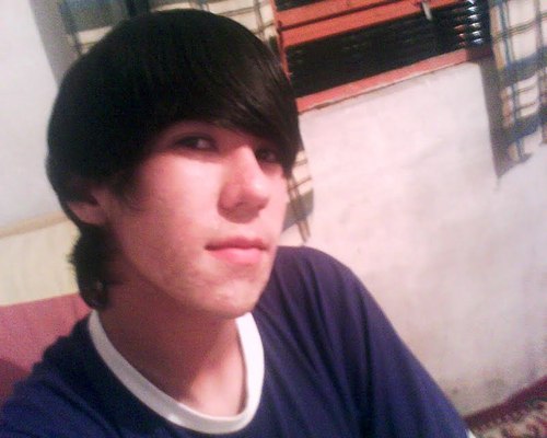 Bipolar, Chato, Bobo e amo Danças Urbanas (:
Não peça meu follow mantenha contato e conquiste