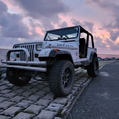 1993 jeep wrangler yj...
Jeeping around the Gulf Coast of Florida😎 #hiptobesquare #whitejeepsmatter