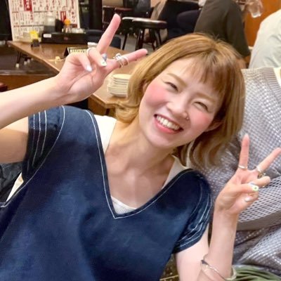 し あ わ せ な ら て を た た こ う ♡ の ん び り い き て い こ う \( ¨̮ )/