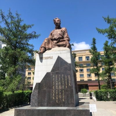 BattumurY's profile picture. Хүнд бэлэглэж болох хамгийн сайхан бэлэг бол цаг хугацаа. Та үнэт амьдралынхаа хэсгийг сэтгэл гарган түүнд зориулж байгаа учраас.