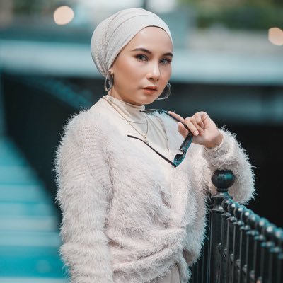ayuerejaluddin's profile picture. Ayue Rejaluddin • Digital Creator • Lifestyle • Travel • Drama • #KBBA9 • #GGMU • Follow at your own risk! 😂 💍