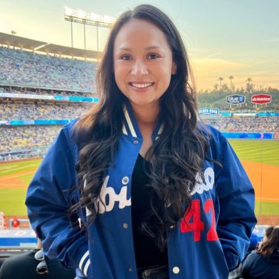 lizzyblue27's profile picture.