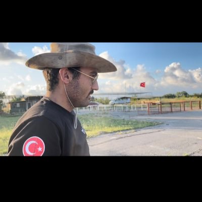_BayBird_'s profile picture. Siyasi, içtimai mezhebim Türkçülüktür. Uçan şeyler mühendisi.