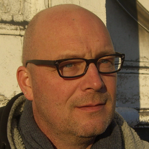 Door te stoeien met taal en gedrag op een respectvol confronterende wijze zorgen voor verandering! Provocatieve coach & trainer die werkt vanuit plezier.