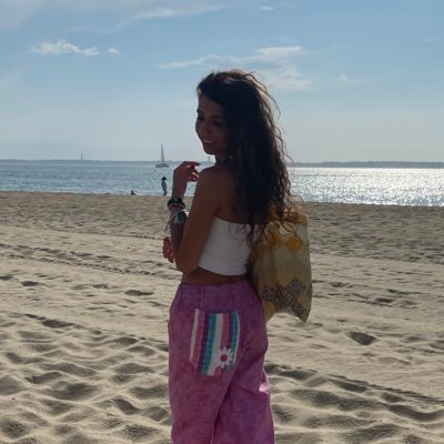 EleaLataste's profile picture. 