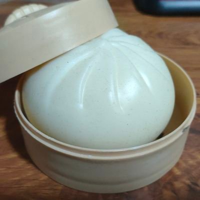 tutb99's profile picture. 中文｜雜食｜20⬆️｜塗鴉居多