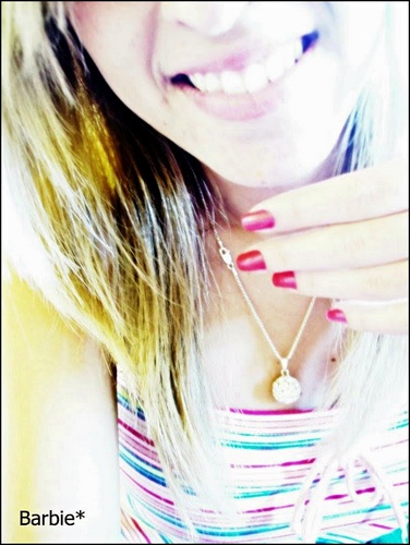 Sempre em busca de novidades, risco e prazer. Curiosa intelectualmente e não me deixo envolver facilmente por opiniões alheias.*-* .