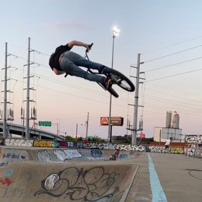 Xavier0Smith's profile picture. BMX and basketball🏀