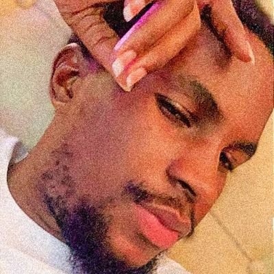 mellow vibes (ā āæā) ⢠front-end web development (in view) @alx_africa ⢠IG: @only1larri_